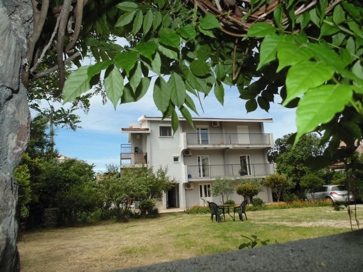 Apartments Macaso Bar Buitenkant foto